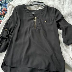 Black medium sleeve shirt